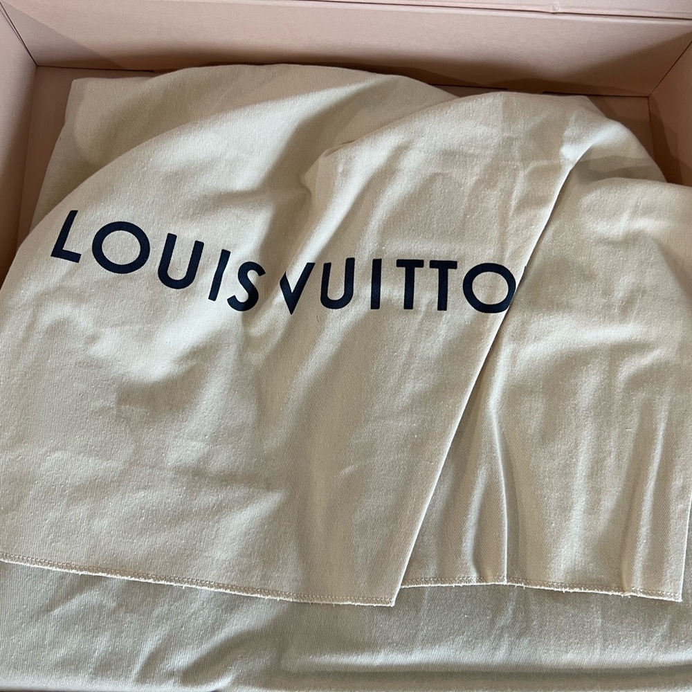 Louis Vuitton Tan Monogram Shoulder Bag - Picture 4 of 7